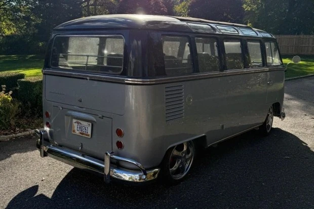 1966 Volkswagen Split-Window Bus - Image 2 of 8