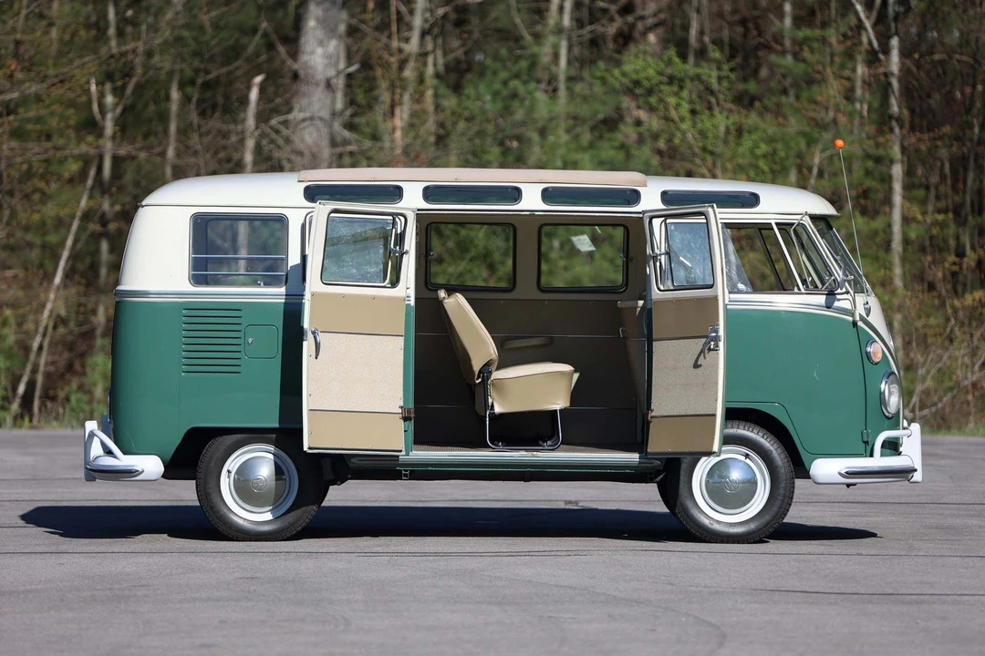 1966 Volkswagen Split-Window Bus - Image 24 of 31