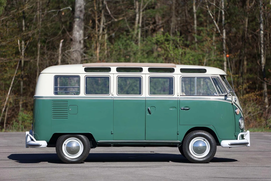1966 Volkswagen Split-Window Bus - Image 25 of 31