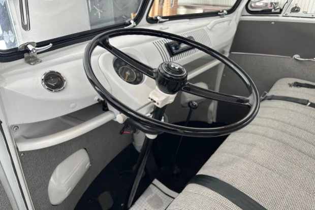 1966 Volkswagen Split-Window Bus - Image 6 of 8