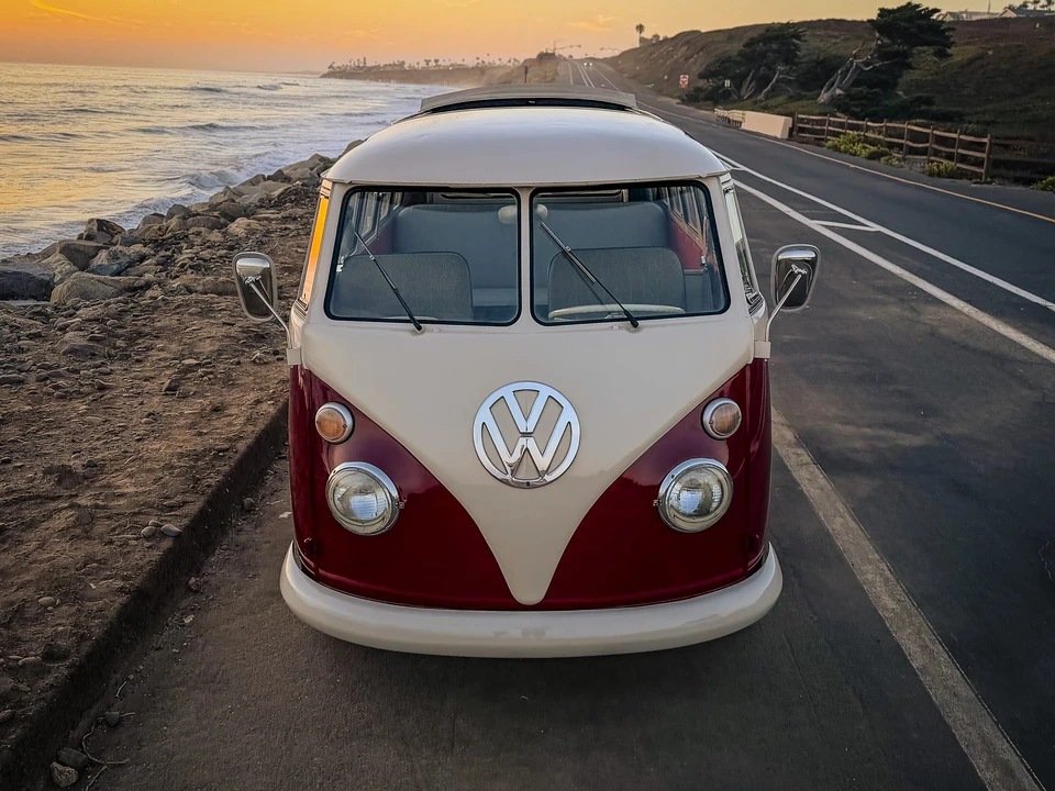 1966 Volkswagen Split-Window Bus - Image 7 of 31