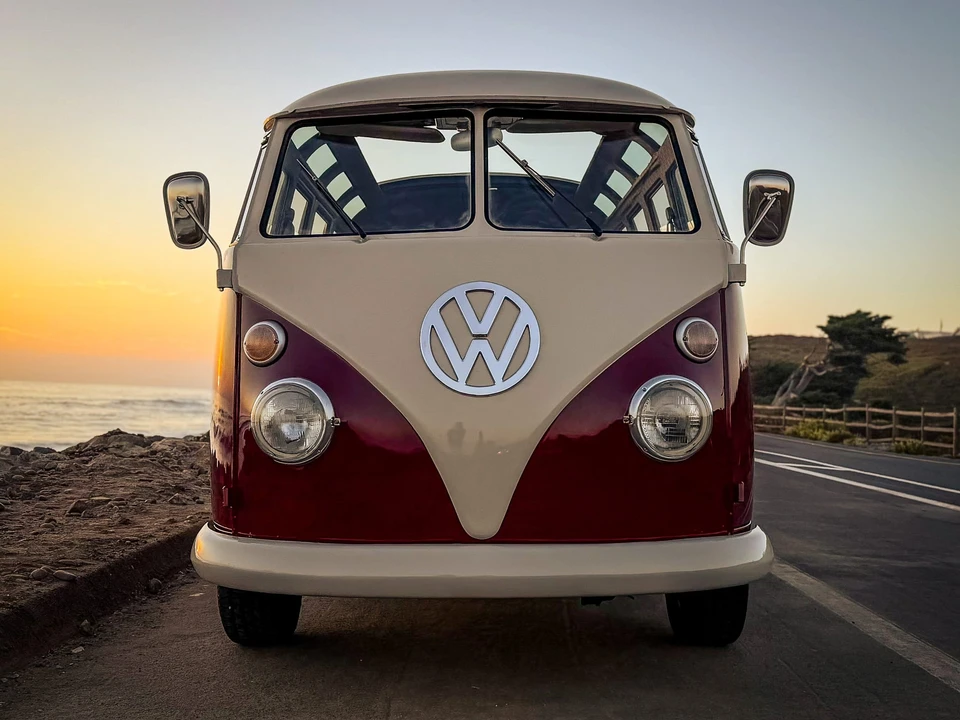 1966 Volkswagen Split-Window Bus - Image 9 of 31