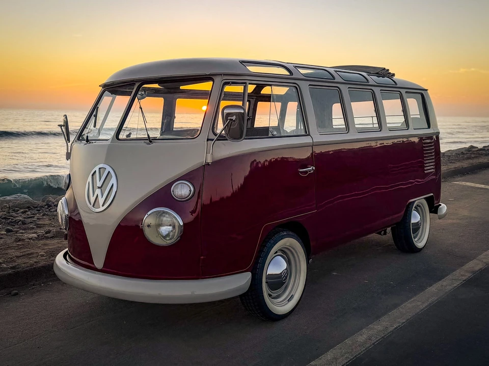 1966 Volkswagen Split-Window Bus - Image 11 of 31
