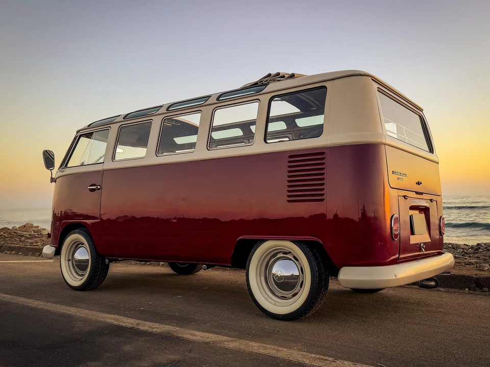 1966 Volkswagen Split-Window Bus - Image 21 of 31