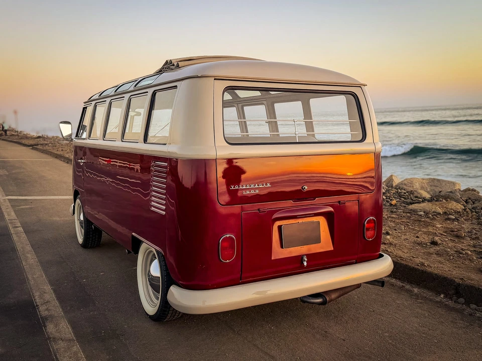 1966 Volkswagen Split-Window Bus - Image 23 of 31
