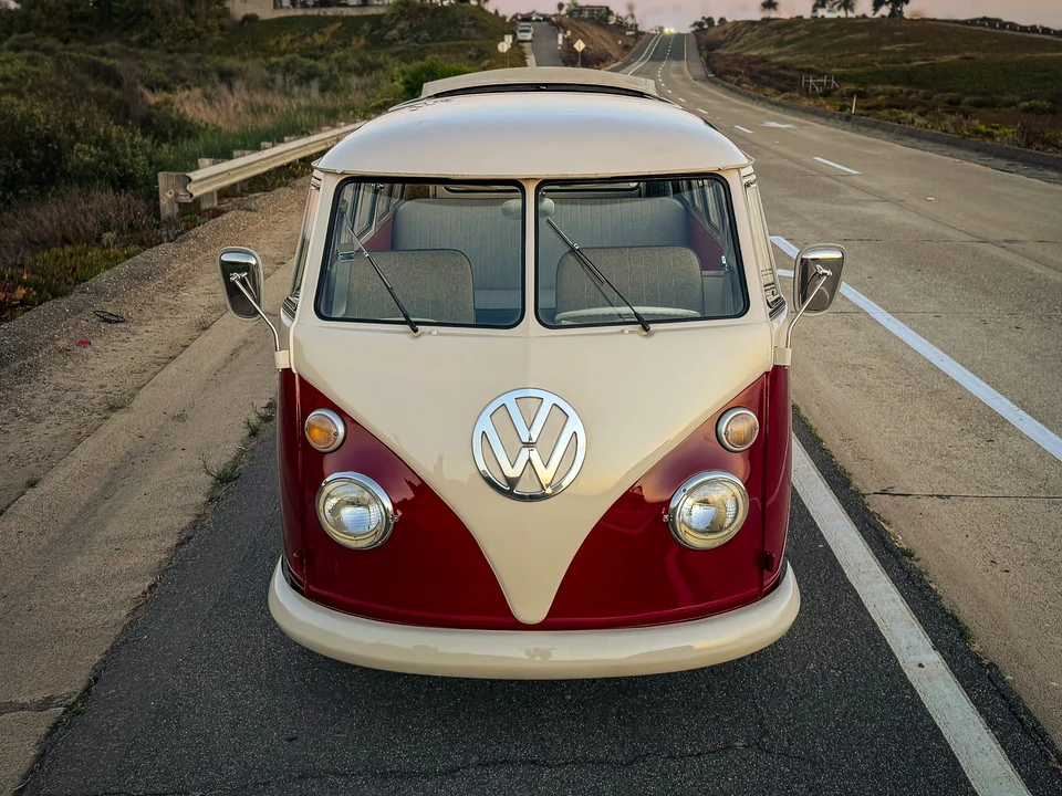 1966 Volkswagen Split-Window Bus - Image 6 of 31