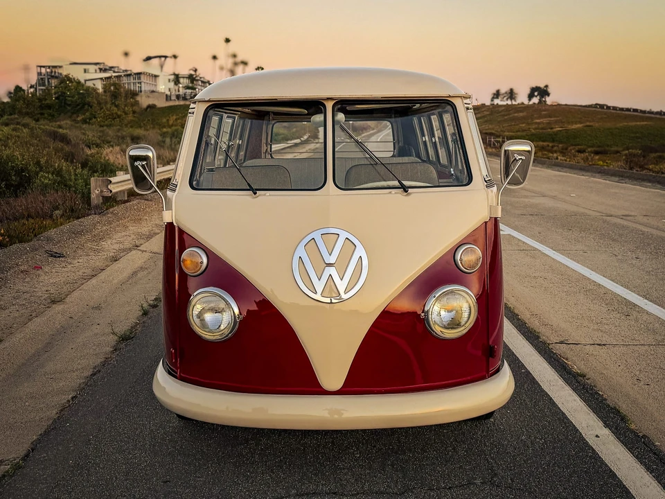 1966 Volkswagen Split-Window Bus - Image 5 of 31