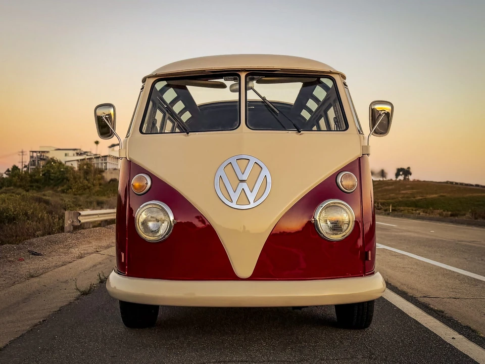 1966 Volkswagen Split-Window Bus - Image 4 of 31