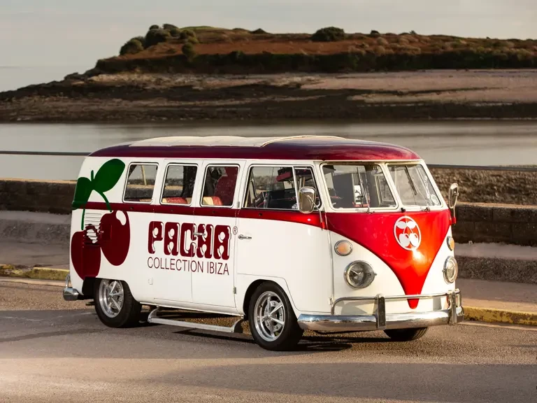 1966 Volkswagen Split-Window Bus - Image 2 of 31