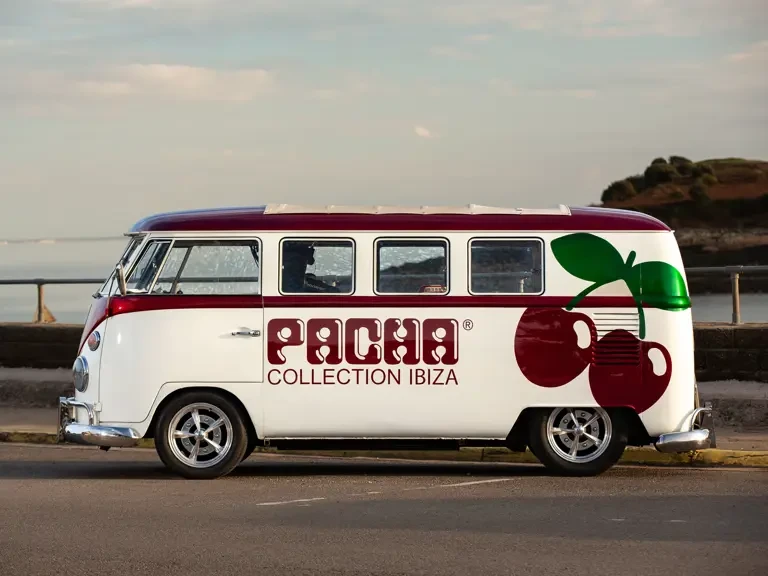 1966 Volkswagen Split-Window Bus - Image 8 of 31