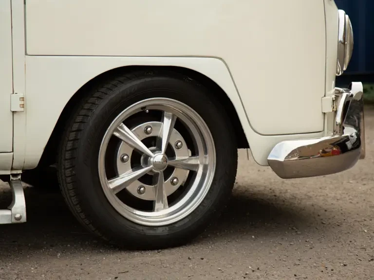 1966 Volkswagen Split-Window Bus - Image 25 of 31