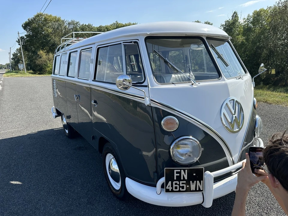 1966 Volkswagen Split-Window Bus - Image 4 of 30