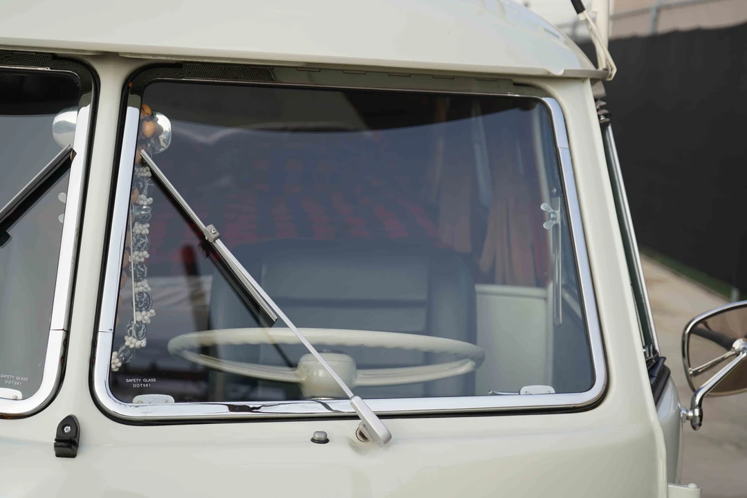 1966 Volkswagen Split-Window Bus - Image 13 of 31