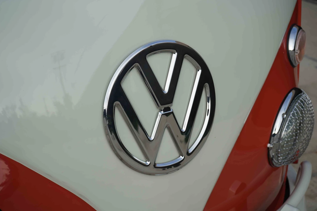 1966 Volkswagen Split-Window Bus - Image 8 of 31