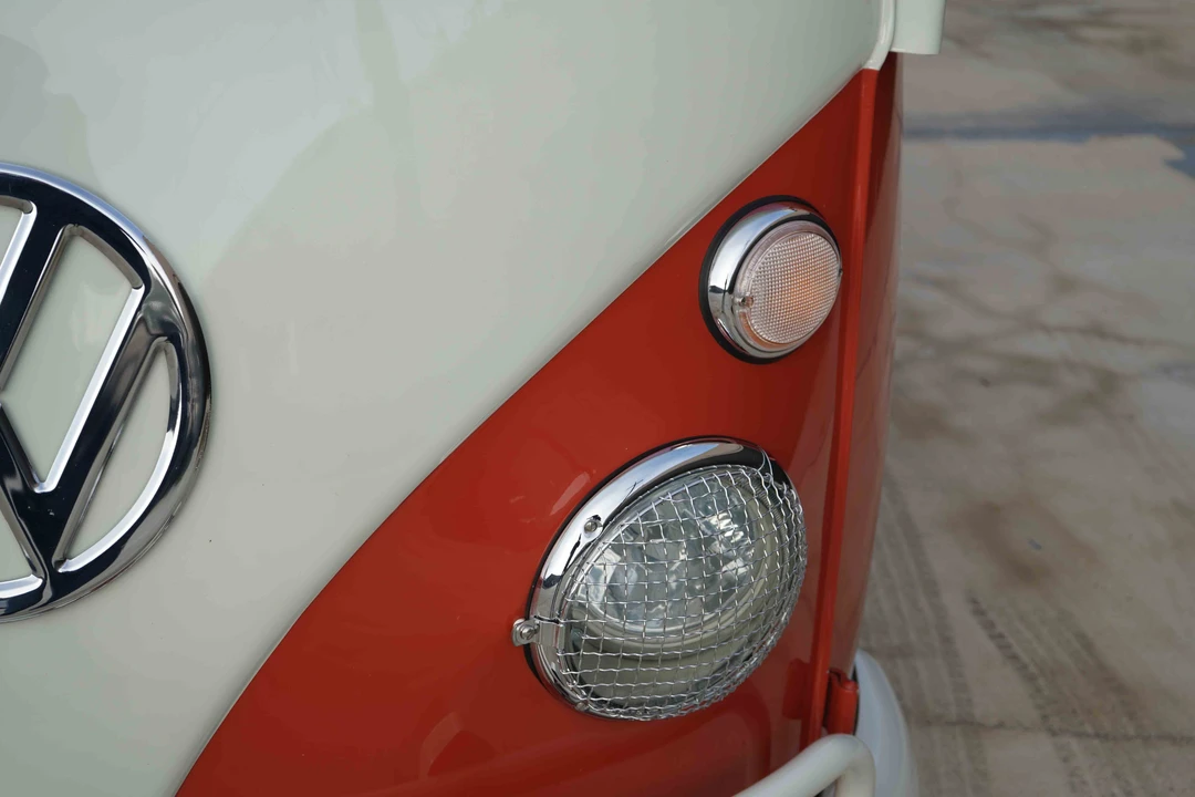1966 Volkswagen Split-Window Bus - Image 9 of 31