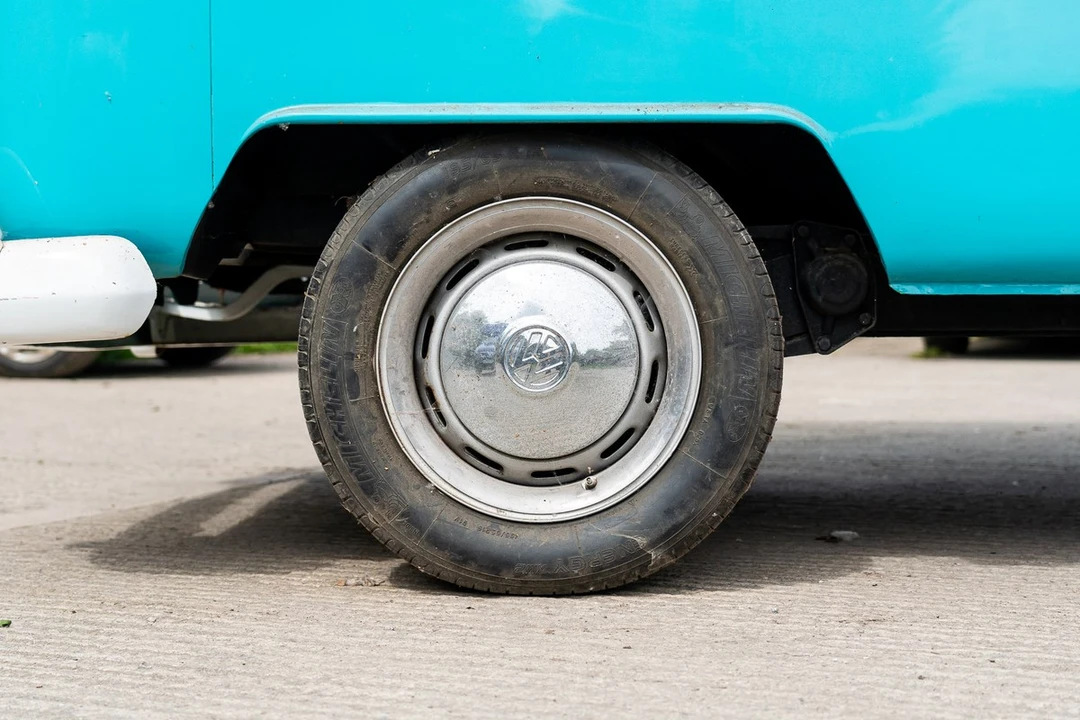 1966 Volkswagen Split-Window Bus - Image 20 of 30