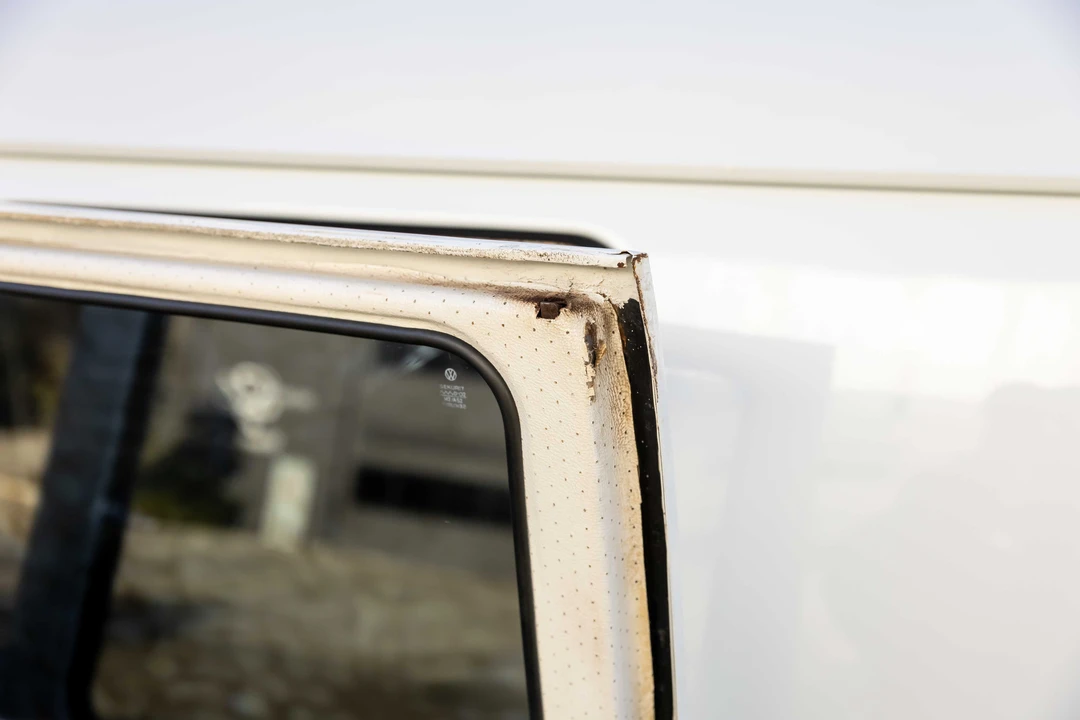 1966 Volkswagen Split-Window Bus - Image 24 of 31