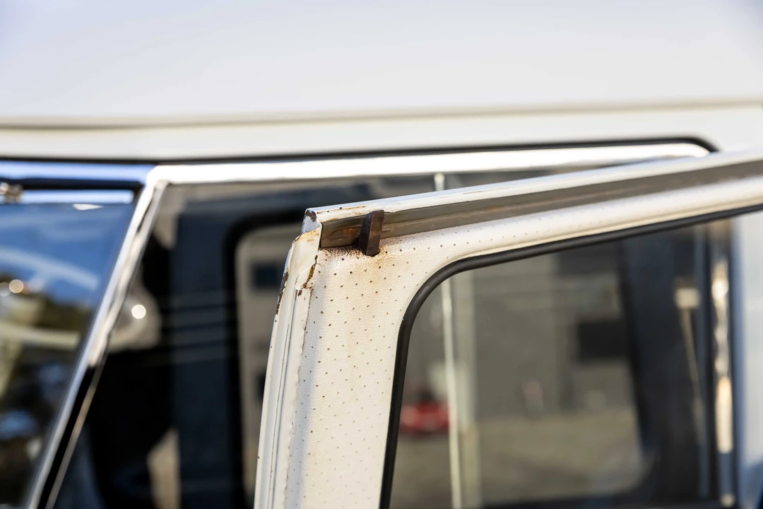 1966 Volkswagen Split-Window Bus - Image 25 of 31