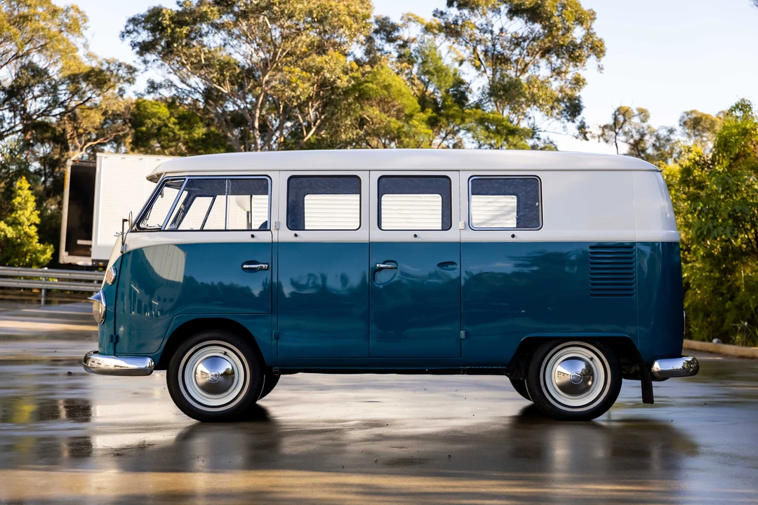 1966 Volkswagen Split-Window Bus - Image 4 of 31