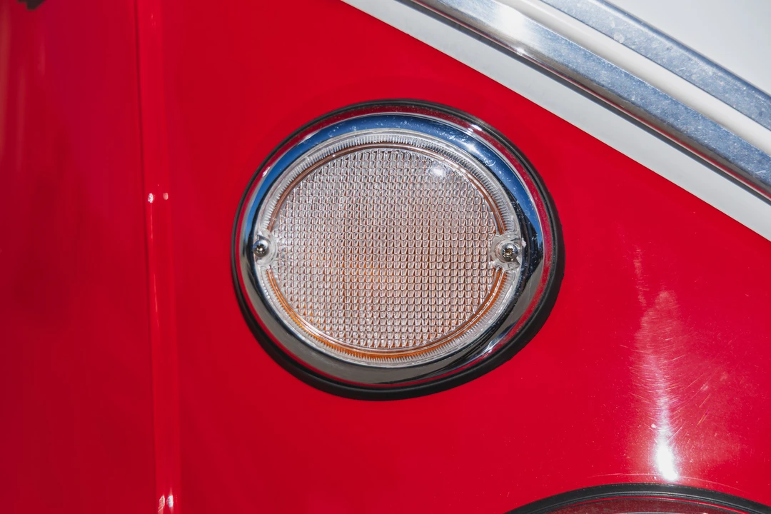 1964 Volkswagen Split-Window Bus - Image 27 of 31