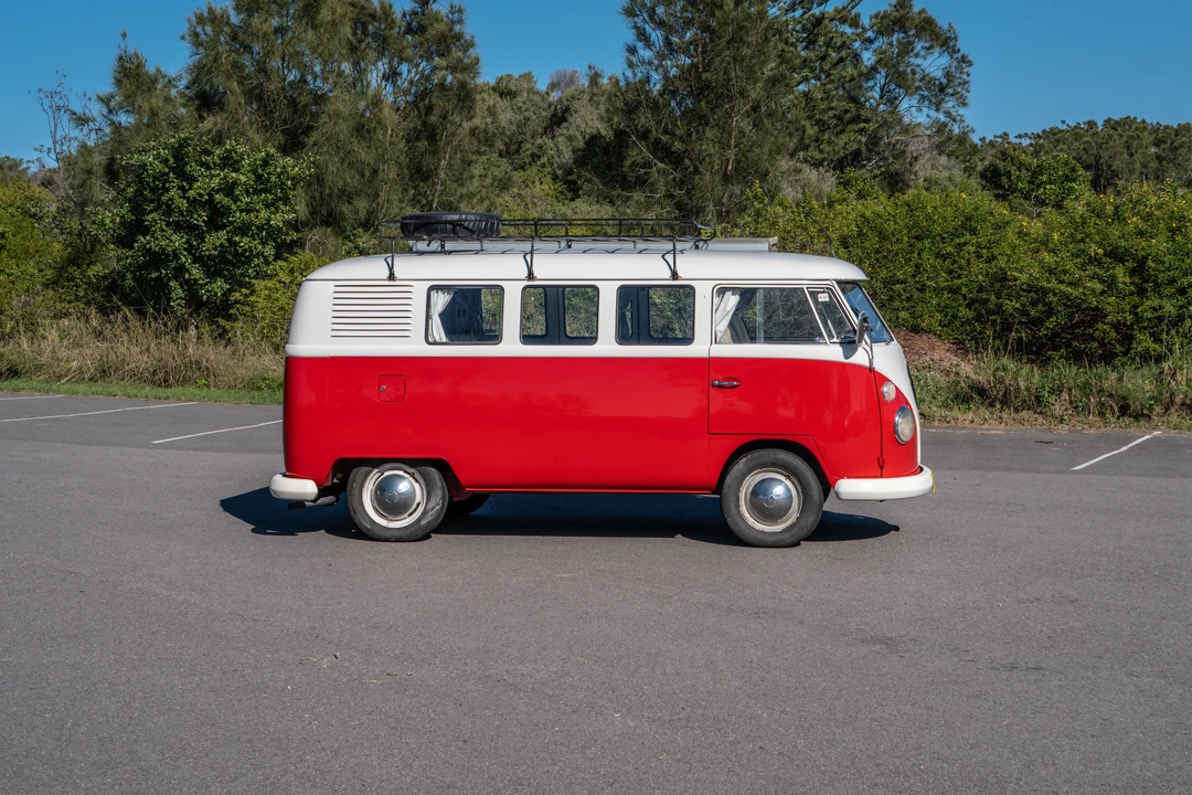 1966 Volkswagen Split-Window Bus - Image 4 of 31