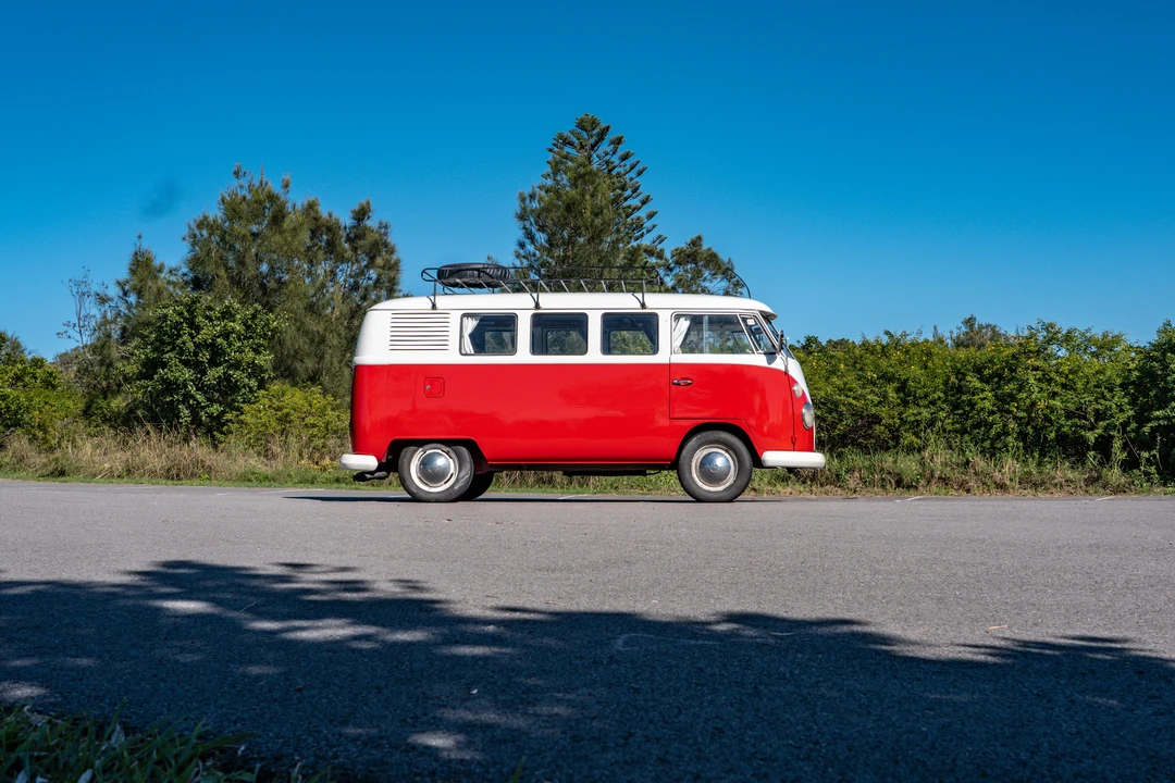 1966 Volkswagen Split-Window Bus - Image 21 of 31