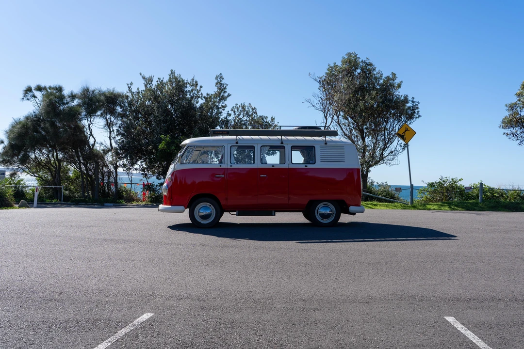 1966 Volkswagen Split-Window Bus - Image 25 of 31