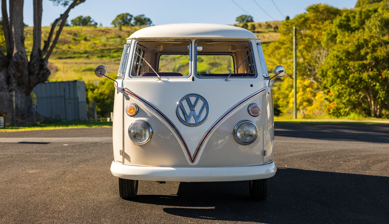 1964 Volkswagen Split-Window Bus - Image 2 of 31