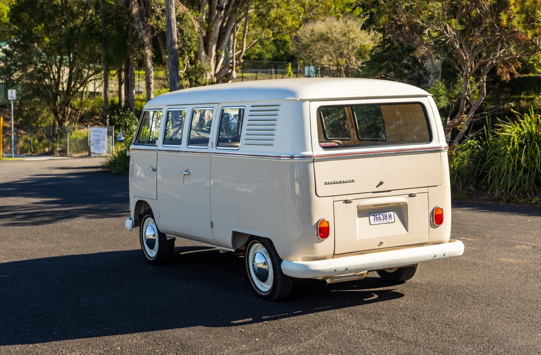 1964 Volkswagen Split-Window Bus - Image 12 of 31