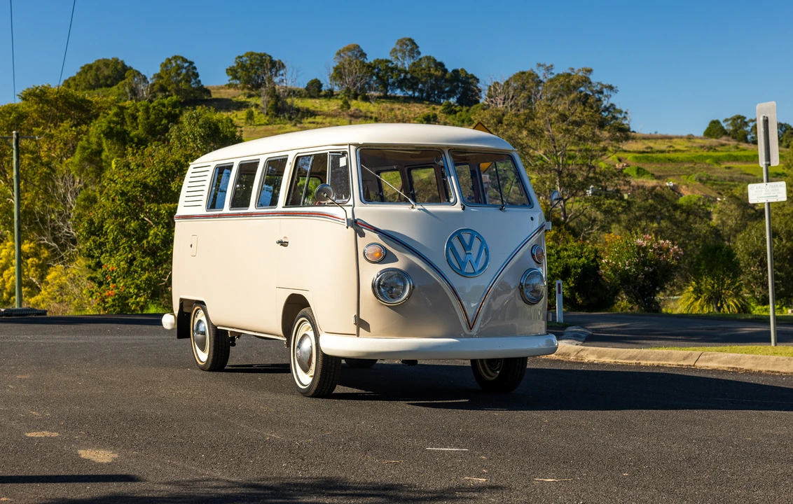 1964 Volkswagen Split-Window Bus - Image 3 of 31