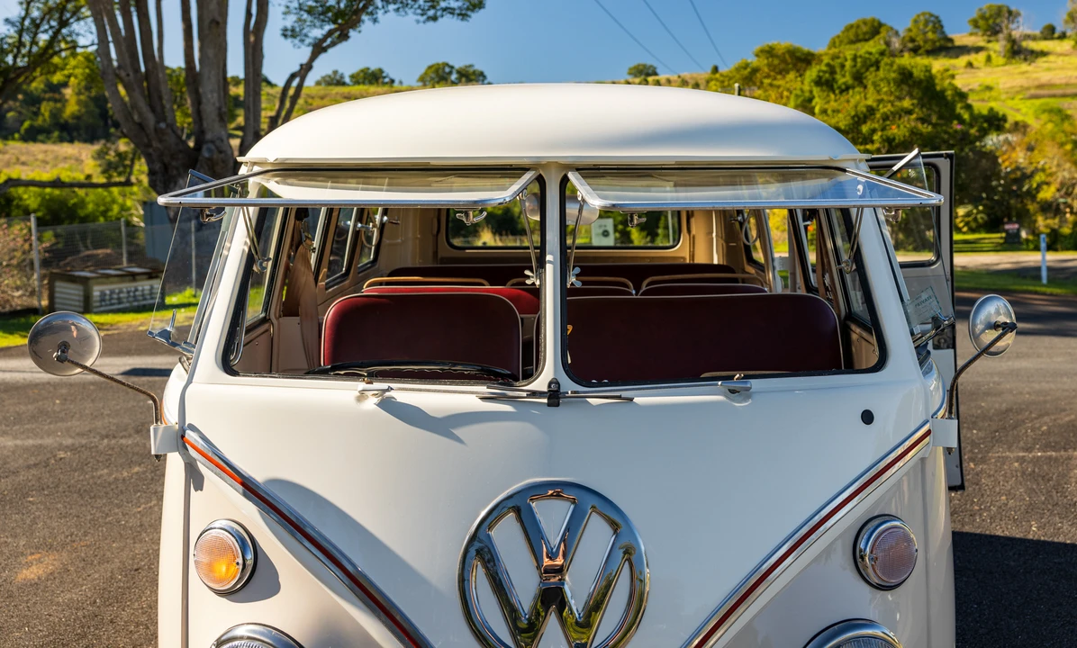 1964 Volkswagen Split-Window Bus - Image 27 of 31