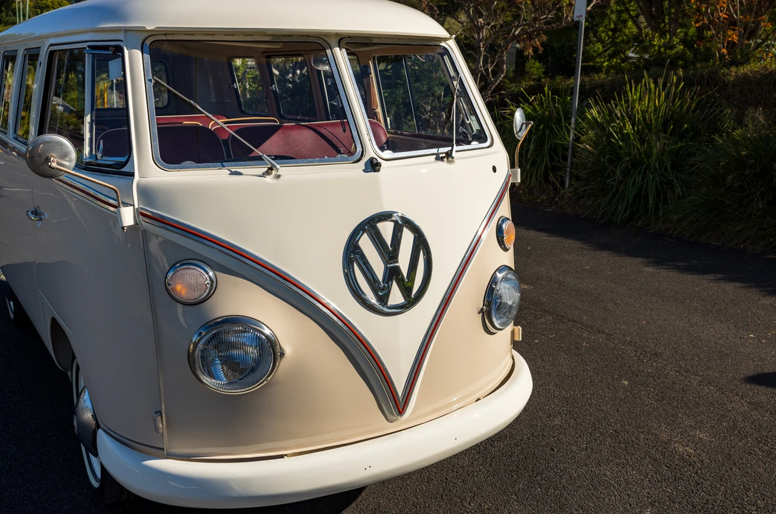 1964 Volkswagen Split-Window Bus - Image 29 of 31