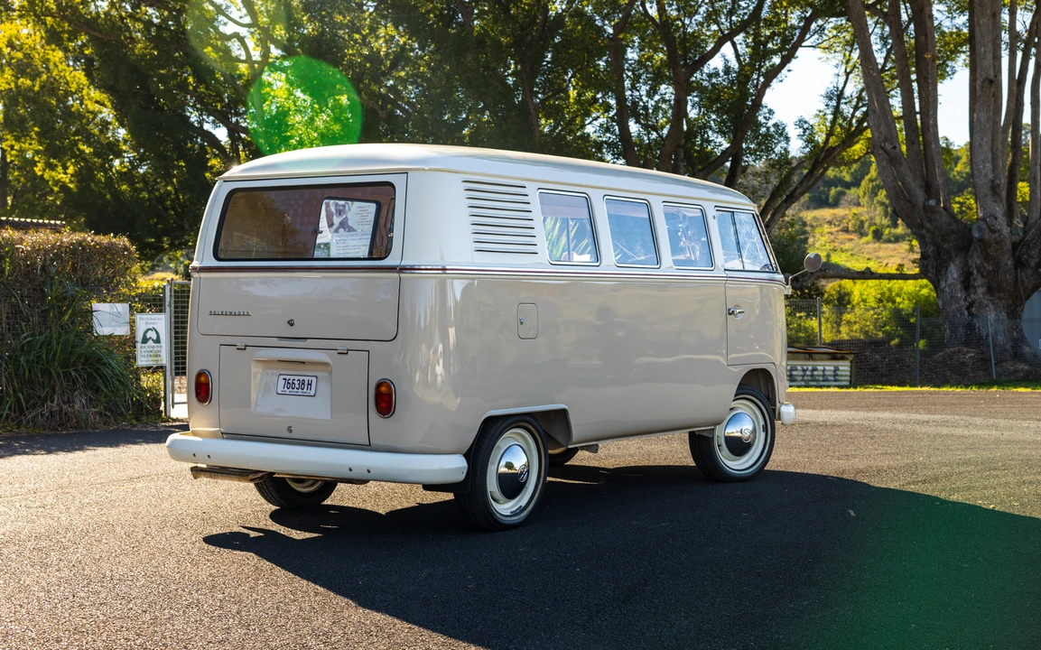 1964 Volkswagen Split-Window Bus - Image 11 of 31