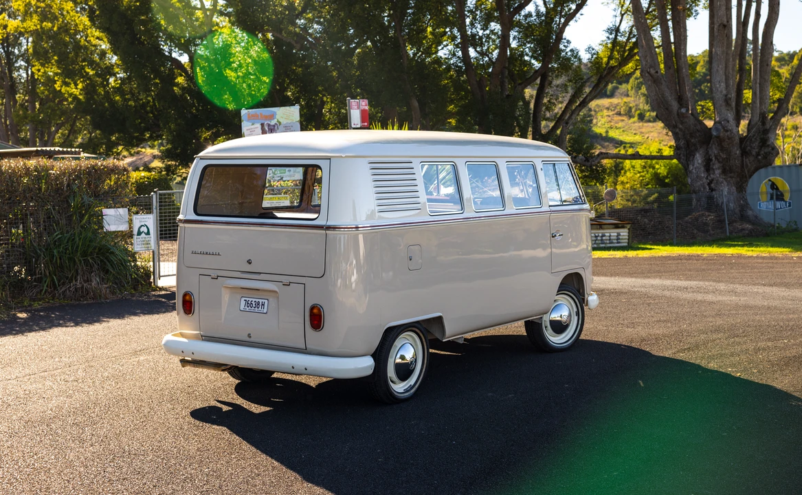 1964 Volkswagen Split-Window Bus - Image 15 of 31