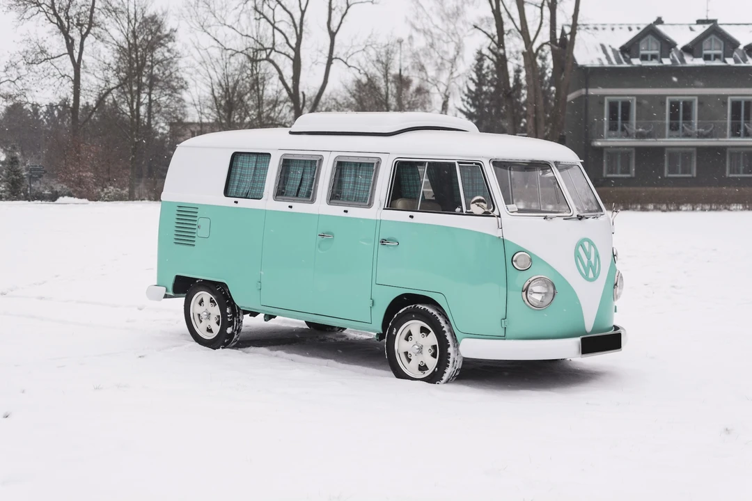 1966 Volkswagen Split-Window Camper - Image 10 of 31
