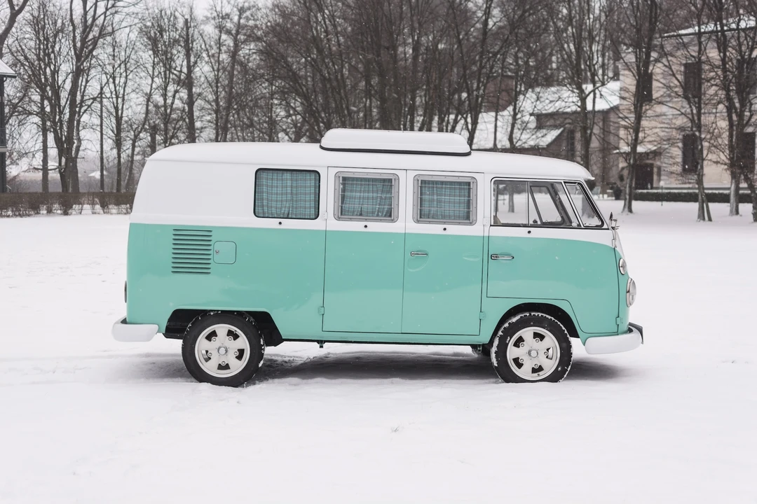 1966 Volkswagen Split-Window Camper - Image 9 of 31