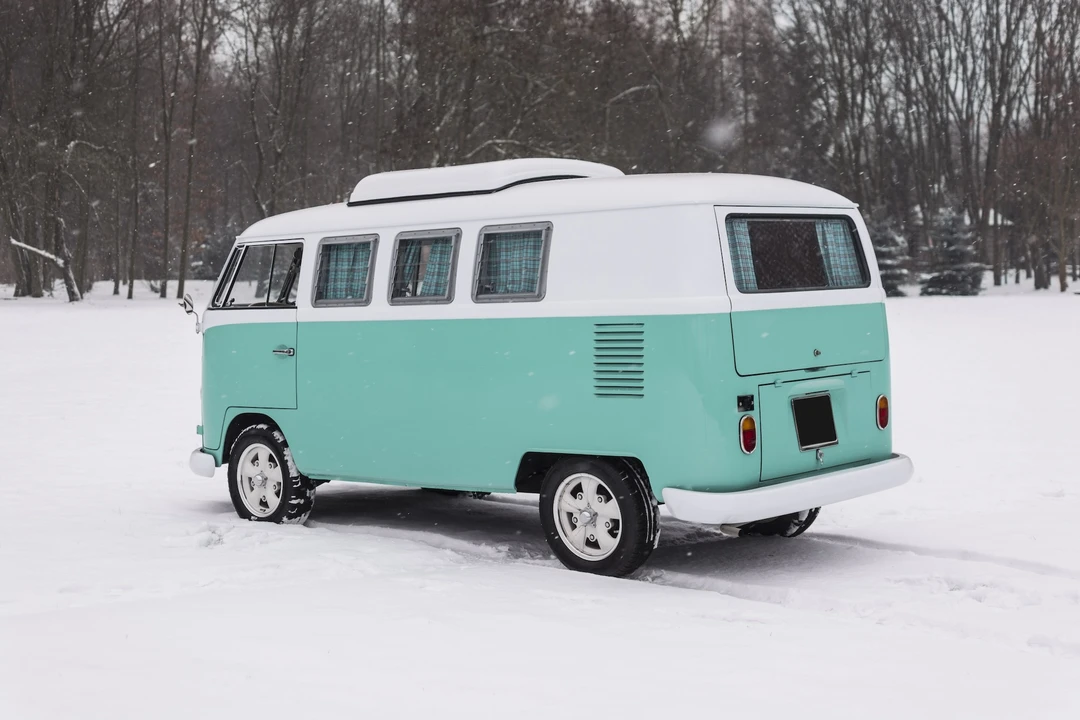 1966 Volkswagen Split-Window Camper - Image 6 of 31
