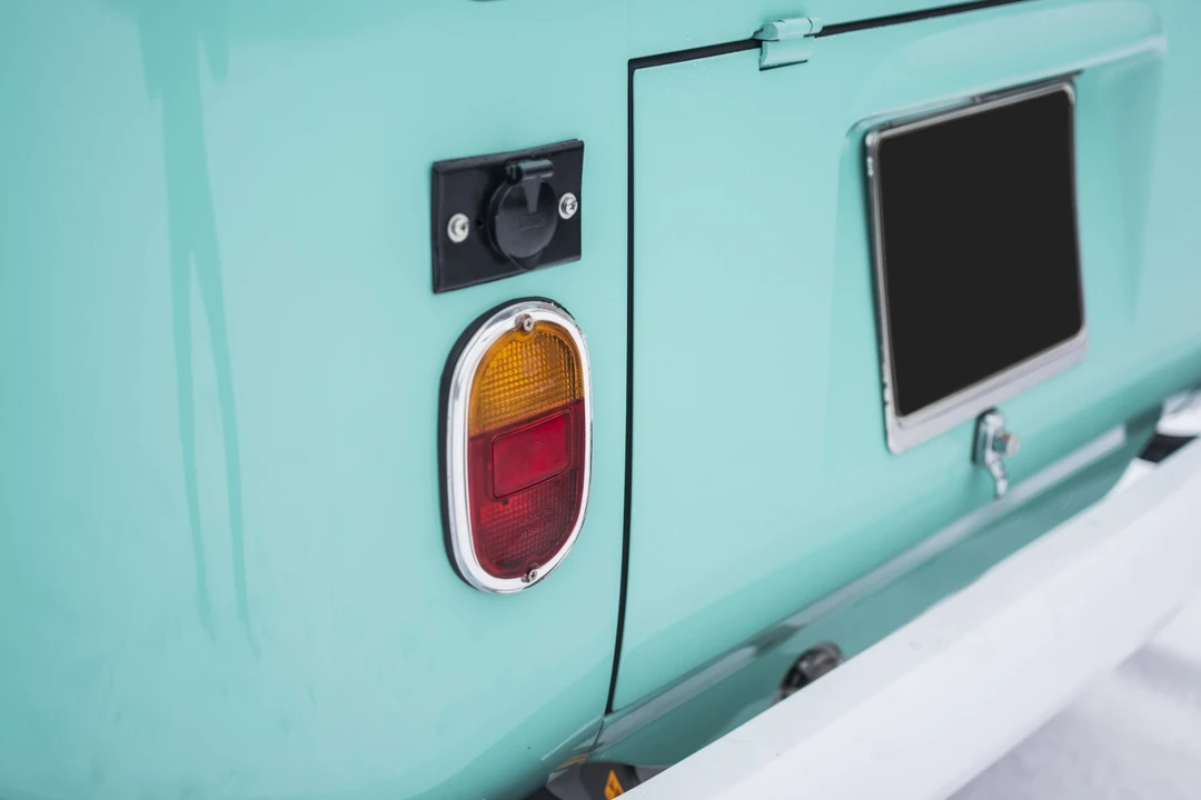 1966 Volkswagen Split-Window Camper - Image 25 of 31