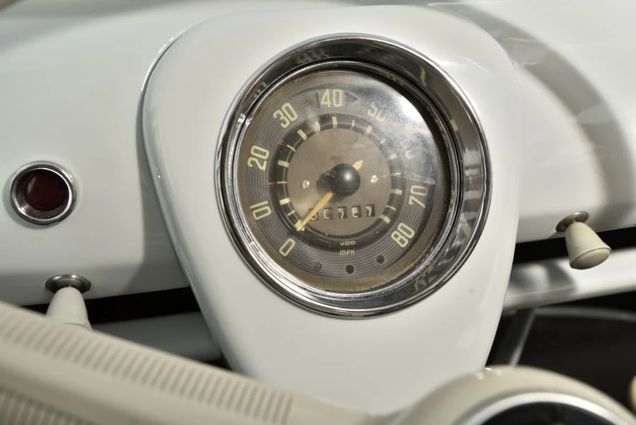 1966 Volkswagen Split-Window Bus - Image 25 of 31