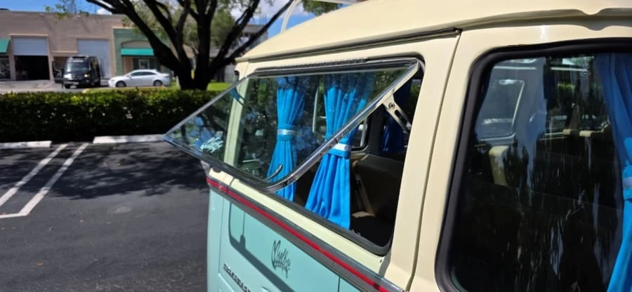 1966 Volkswagen Split-Window Bus - Image 13 of 27
