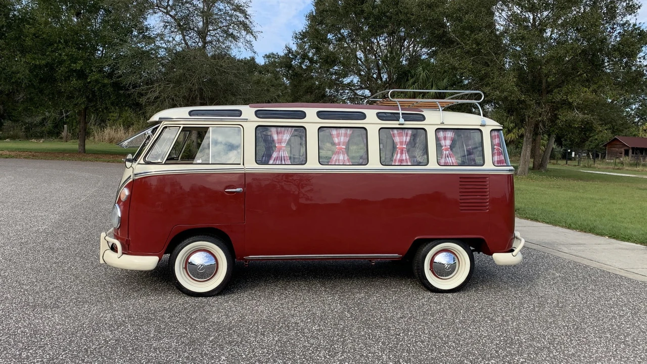 1966 Volkswagen Split-Window Bus - Image 2 of 18