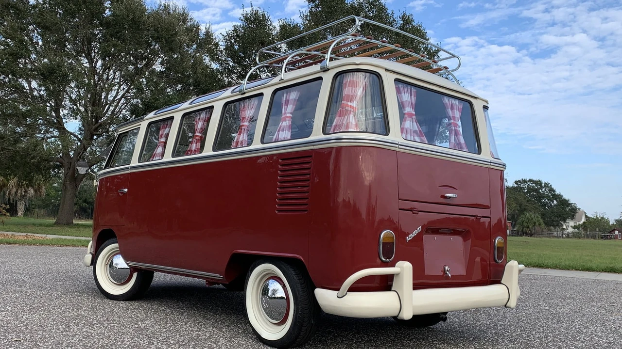 1966 Volkswagen Split-Window Bus - Image 3 of 18