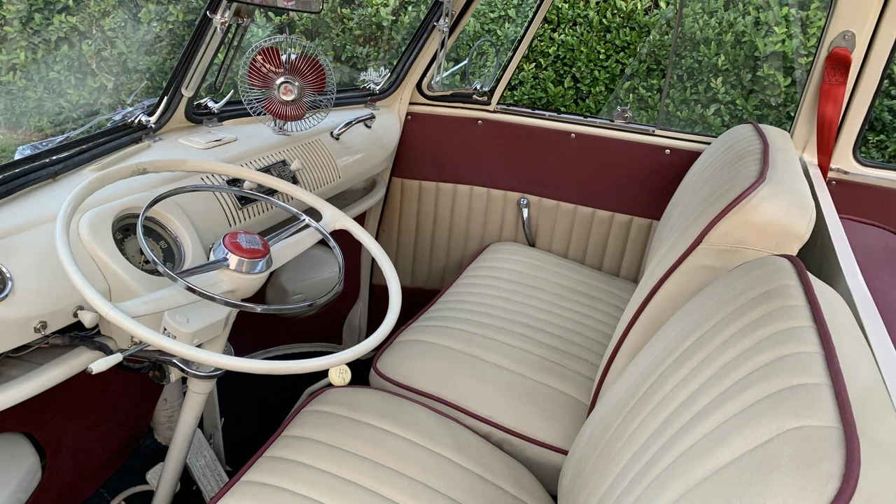 1966 Volkswagen Split-Window Bus - Image 4 of 18