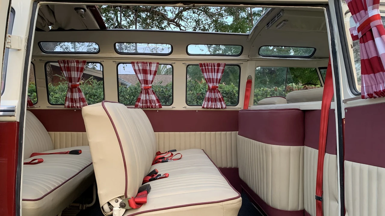 1966 Volkswagen Split-Window Bus - Image 7 of 18