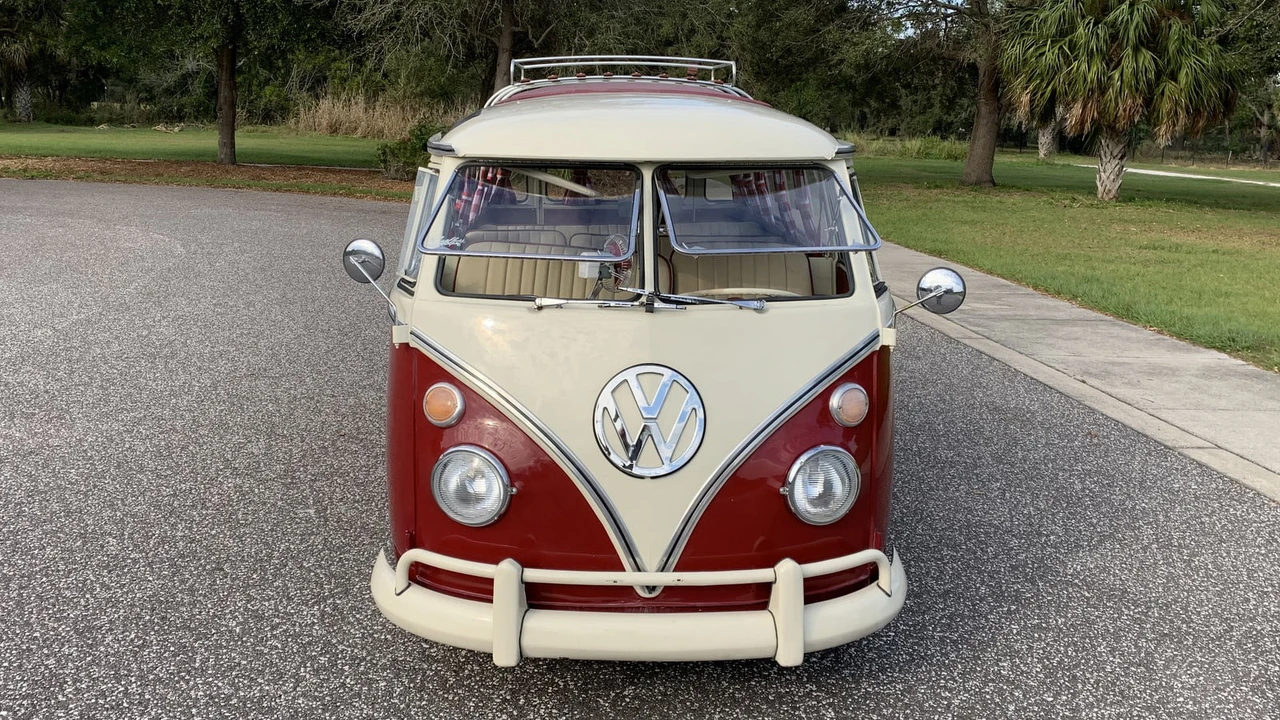 1966 Volkswagen Split-Window Bus - Image 11 of 18