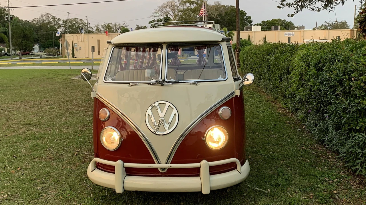 1966 Volkswagen Split-Window Bus - Image 12 of 18