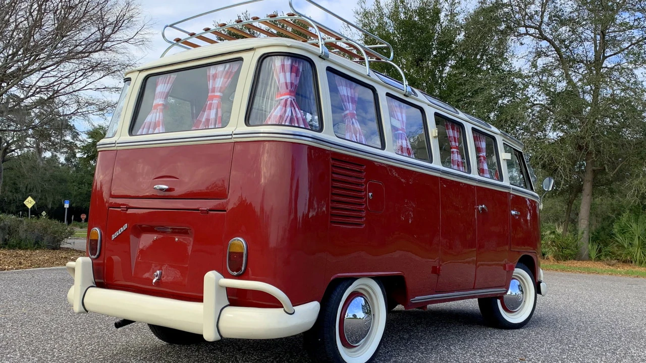 1966 Volkswagen Split-Window Bus - Image 16 of 18