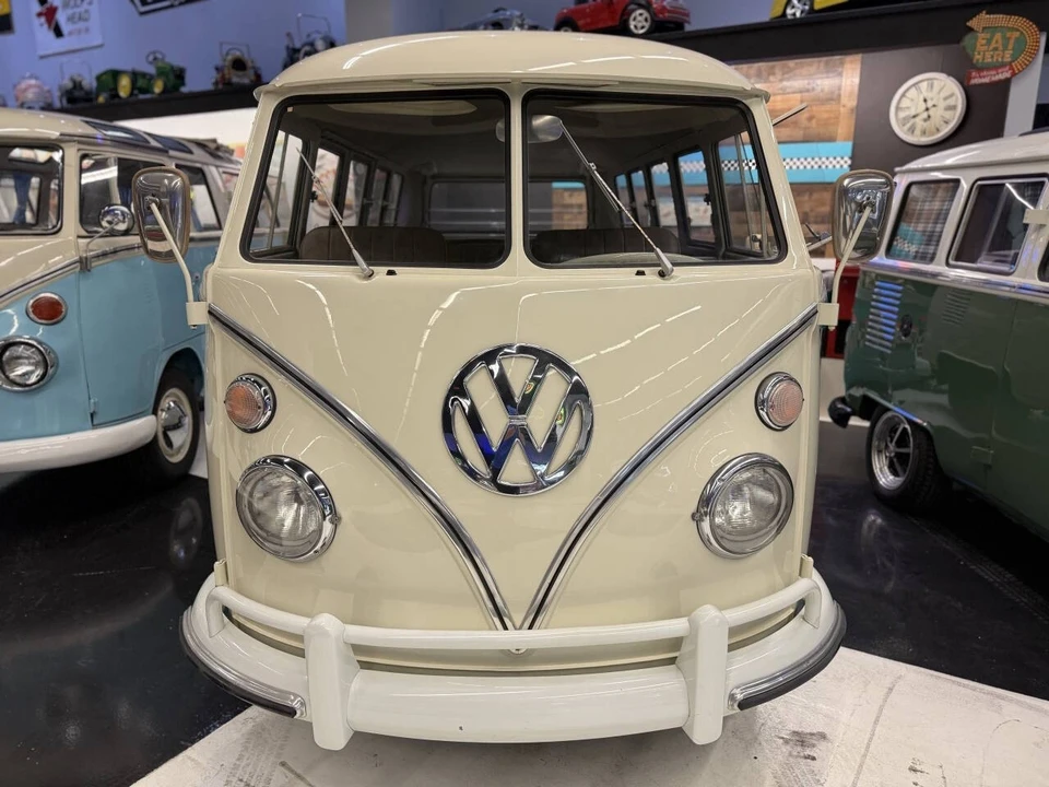 1966 Volkswagen Split-Window Bus - Image 6 of 21
