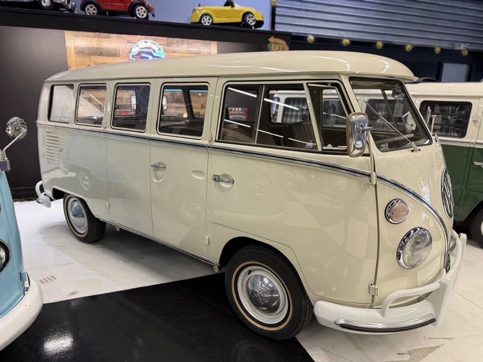 1966 Volkswagen Split-Window Bus - Image 4 of 18