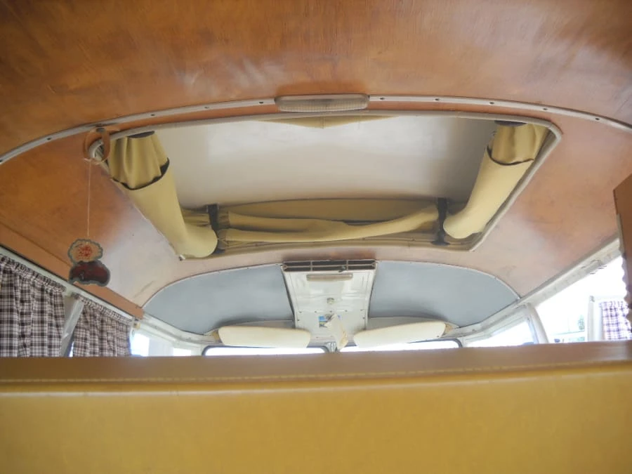 1966 Volkswagen Split-Window Camper - Image 5 of 10